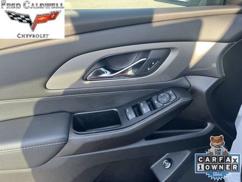 Used 2023 Chevrolet Traverse LT FWD image 28