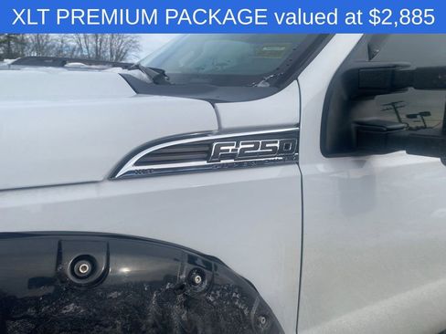 Used 2016 Ford F250 XLT w/ XLT Premium Package image 3