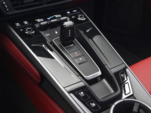 Used 2025 Porsche 911 Carrera image 29