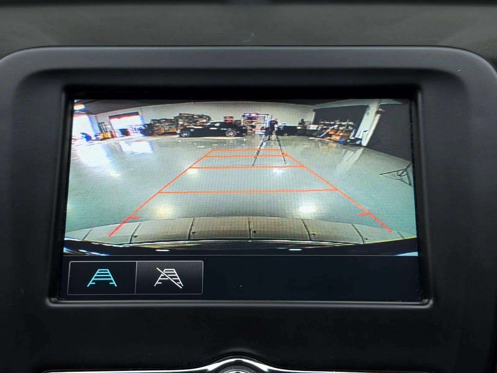 Used 2018 Chevrolet Equinox LT FWD image 39