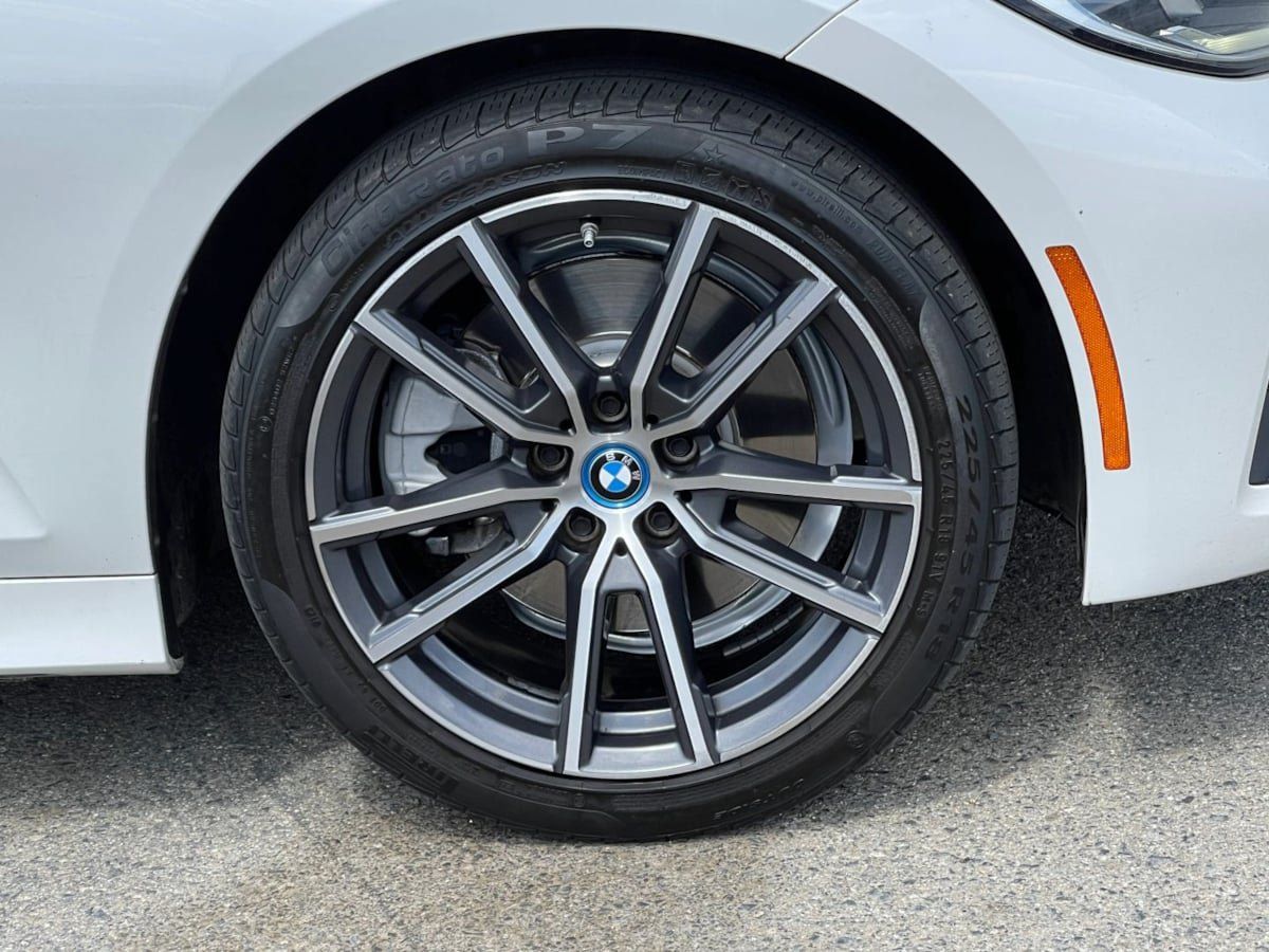 Used 2022 BMW 330e w/ Driving Assistance Package RWD image 37