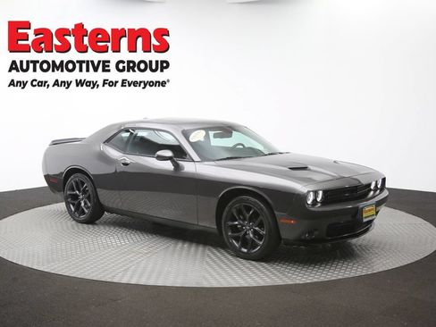 Used 2022 Dodge Challenger SXT w/ Driver Convenience Group RWD image 46