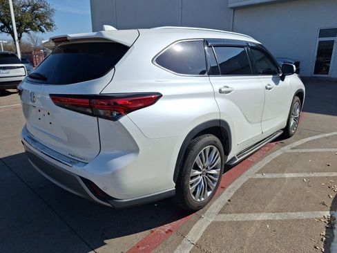 Used 2020 Toyota Highlander Platinum image 6