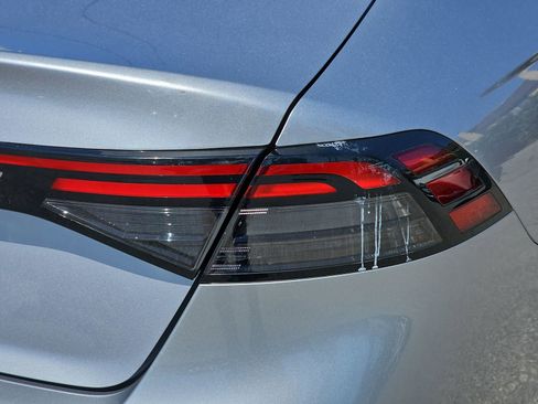 Certified 2023 Honda Accord EX image 33