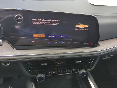 New 2026 Chevrolet Suburban LS image 12