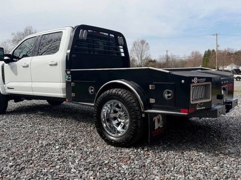 Used 2023 Ford F450 Lariat w/ FX4 Off-Road Package image 5