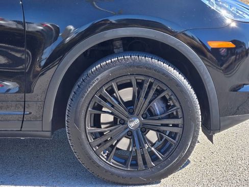 Used 2018 Porsche Cayenne image 11