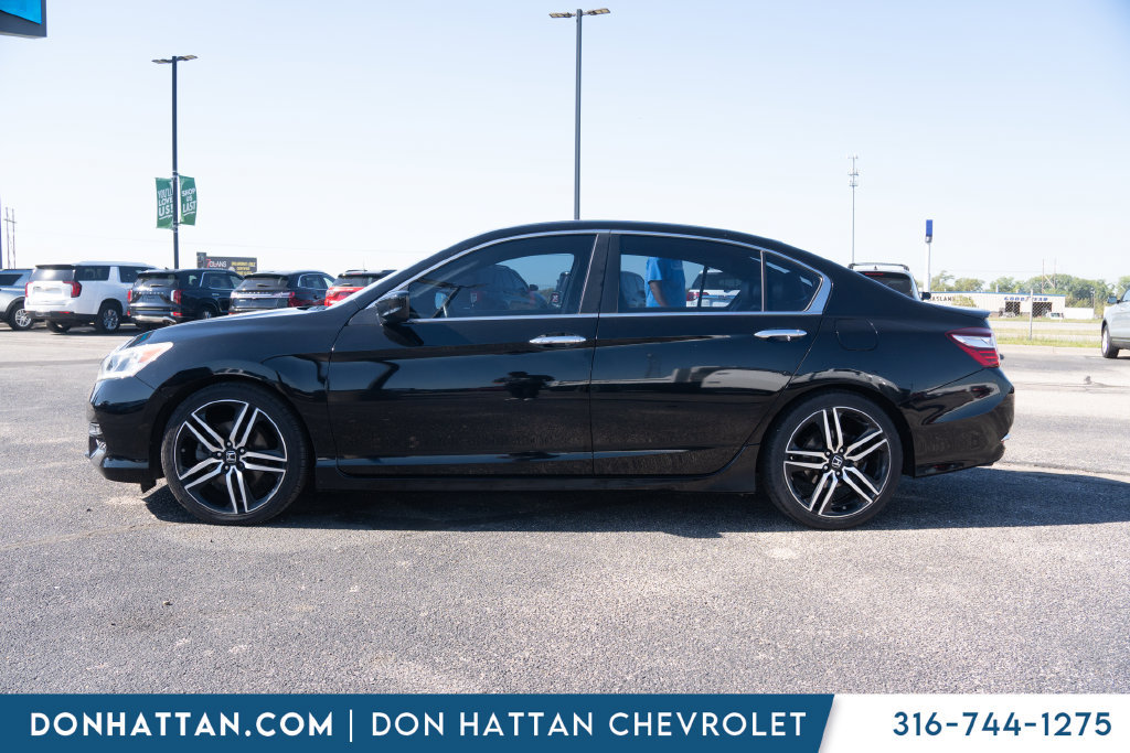 Used 2016 Honda Accord Sport image 2
