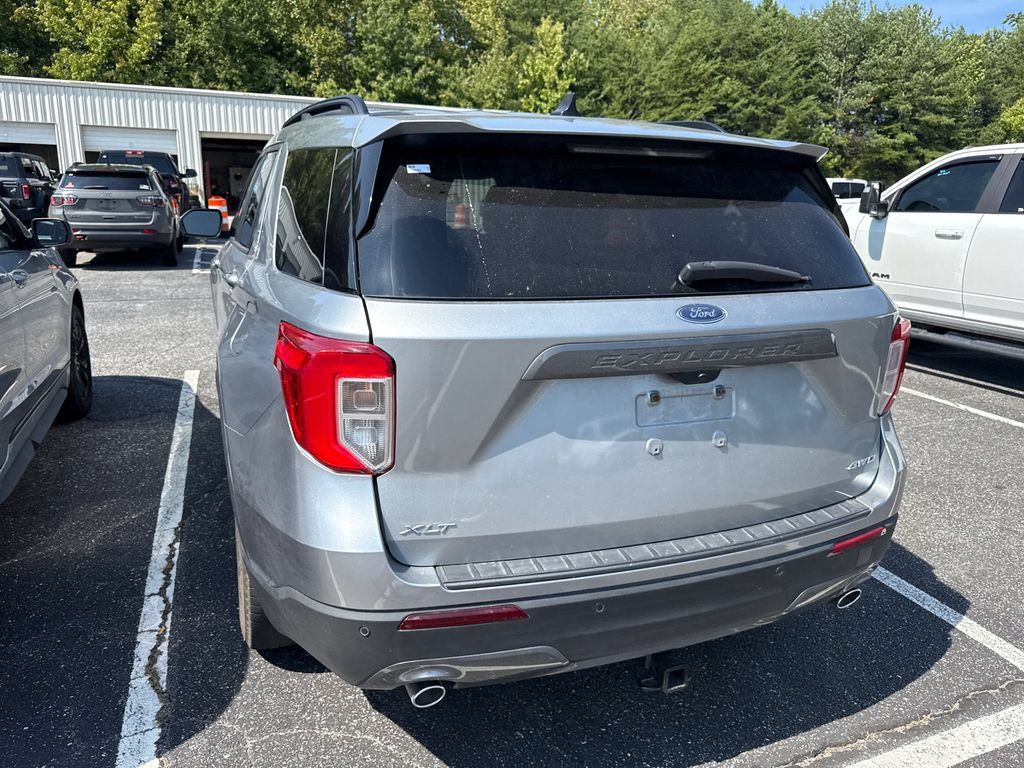 Used 2024 Ford Explorer XLT w/ Equipment Group 202A AWD/4WD image 14