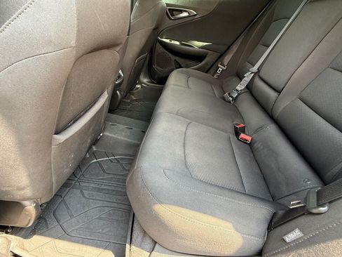 Used 2018 Chevrolet Malibu LT FWD image 13