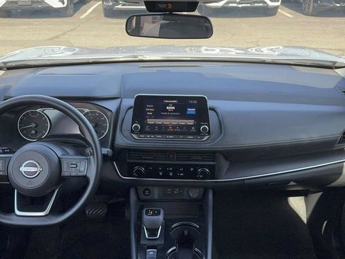 Used 2024 Nissan Rogue S FWD image 28