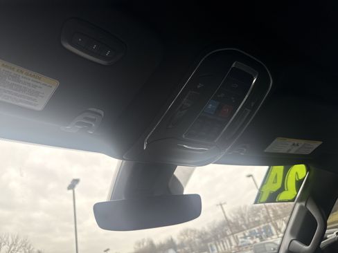 Used 2024 Jeep Wagoneer L Series II image 30