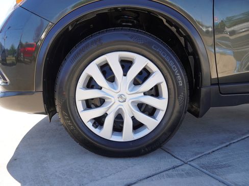 Used 2016 Nissan Rogue S w/ Appearance Package image 13
