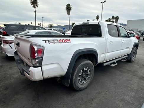 Used 2020 Toyota Tacoma TRD Off-Road w/ Technology Package image 3