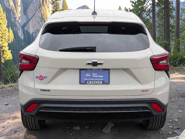 Used 2026 Chevrolet Trax RS w/ Sunroof Package FWD image 5