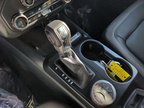 New 2025 Ford Bronco Outer Banks image 25