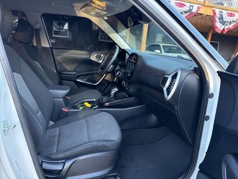 Used 2021 Kia Soul S image 15