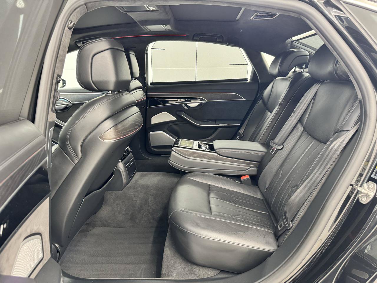 Used 2021 Audi A8 L 4.0T AWD/4WD image 17