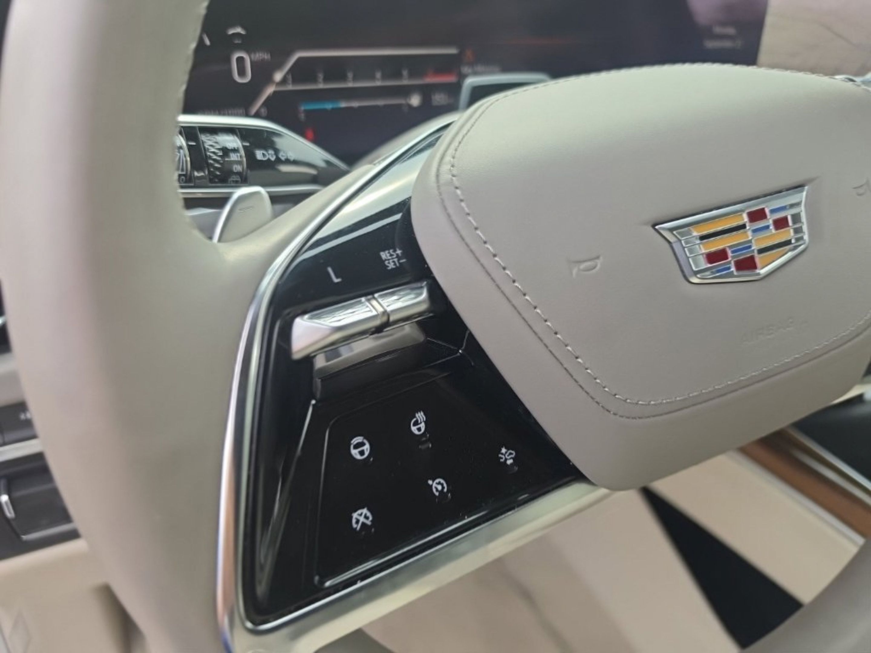 Used 2025 Cadillac Escalade ESV Sport Platinum AWD/4WD image 14
