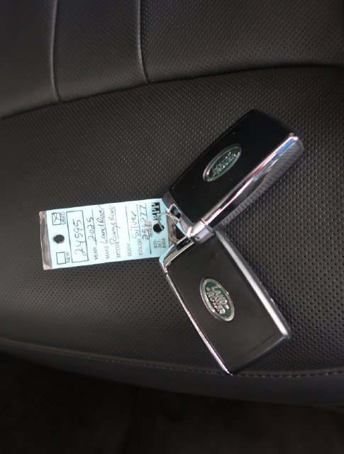 Used 2025 Land Rover Range Rover SE AWD/4WD image 49