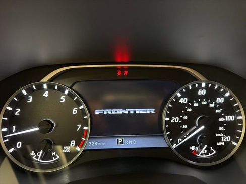 Used 2026 Nissan Frontier SV w/ Tow Package RWD image 37