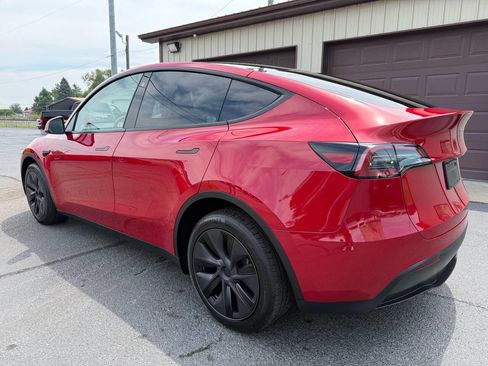 Used 2023 Tesla Model Y Long Range image 3