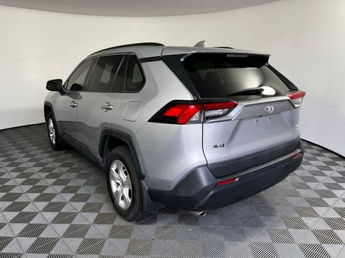 Used 2021 Toyota RAV4 XLE AWD/4WD image 7