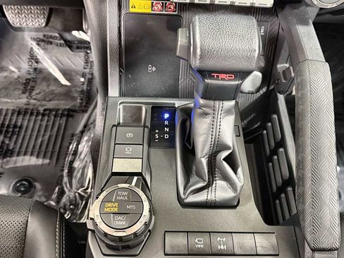 Certified 2025 Toyota 4Runner TRD Off-Road Premium image 22