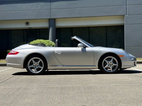 Used 2006 Porsche 911 Carrera RWD image 3