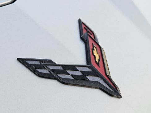 Used 2024 Chevrolet Corvette Stingray Preferred Cpe w/ Stealth Interior Trim Package image 19