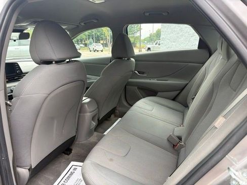 Used 2024 Hyundai Elantra SE FWD image 15