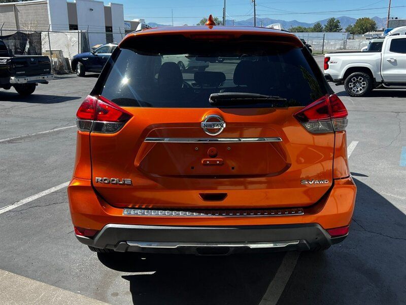 Used 2017 Nissan Rogue SV AWD/4WD image 6