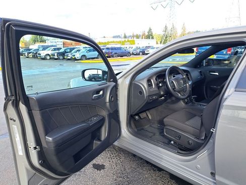 Used 2023 Dodge Charger SXT w/ Blacktop Package image 10