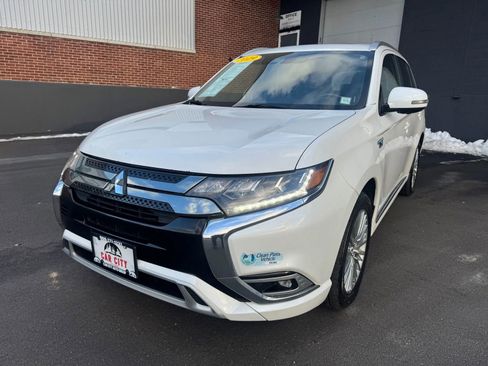 Used 2019 Mitsubishi Outlander SEL image 1