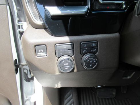 Used 2025 Chevrolet Silverado 2500 LT w/ All Star Edition AWD/4WD image 15