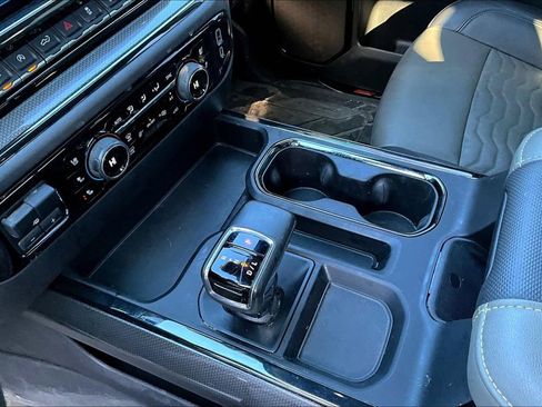 Used 2024 Chevrolet Silverado 1500 ZR2 w/ Technology Package AWD/4WD image 10