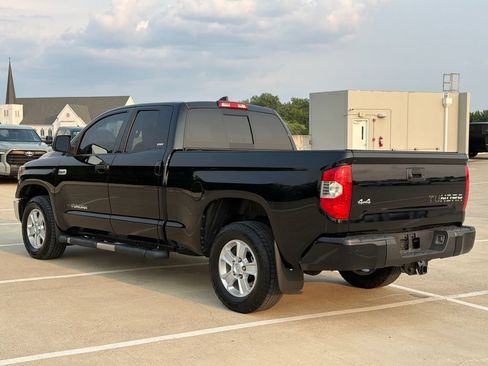 Used 2020 Toyota Tundra SR5 w/ SR5 Convenience Package AWD/4WD image 3