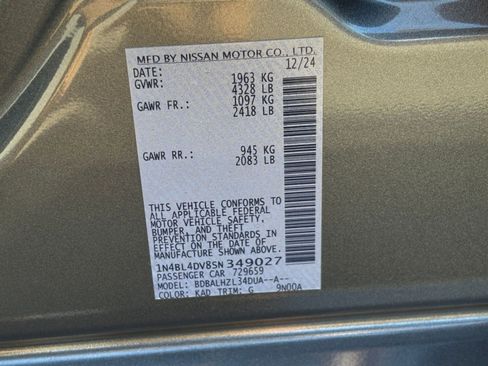 Used 2025 Nissan Altima 2.5 SV FWD image 29