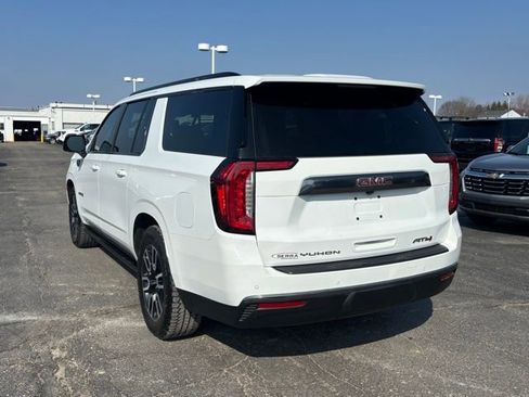 Used 2024 GMC Yukon XL AT4 w/ AT4 Premium Plus Package AWD/4WD image 7