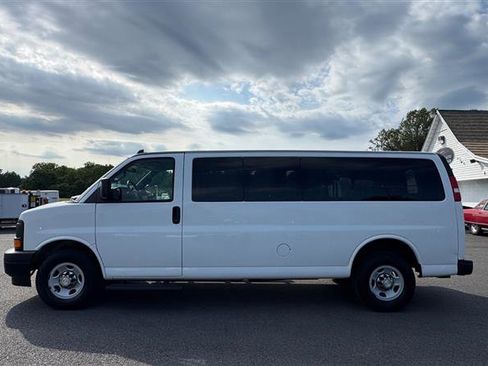 Used 2017 Chevrolet Express 3500 LS RWD image 11
