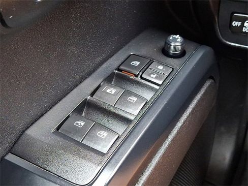 Certified 2022 Toyota Tacoma SR image 25