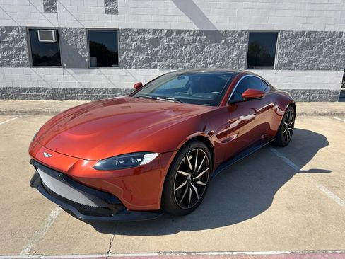 Used 2019 Aston Martin V8 Vantage Coupe RWD image 1