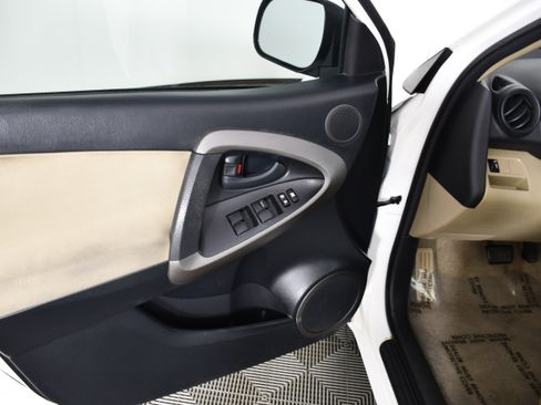 Used 2011 Toyota RAV4 2WD w/ Upgrade Value Pkg image 33