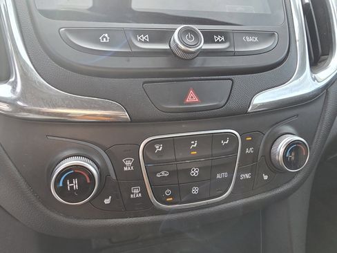 Used 2018 Chevrolet Equinox LT w/ Sun & Infotainment Package image 18