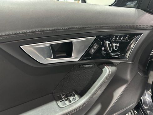 Used 2017 Jaguar F-TYPE S RWD image 41