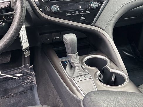 Used 2023 Toyota Camry LE image 19