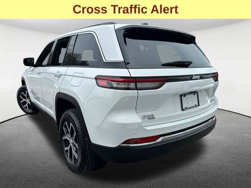 Certified 2025 Jeep Grand Cherokee Limited w/ MOPAR Finishing Package image 11