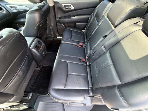 Used 2018 Nissan Pathfinder SL w/ SL Premium Package AWD/4WD image 18