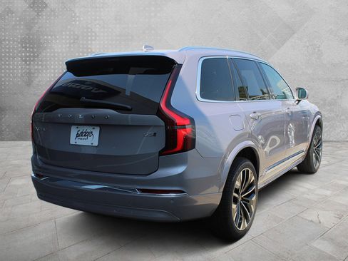 New 2026 Volvo XC90 B5 Plus w/ Protection Package image 2