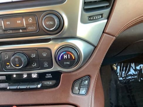 Used 2015 Chevrolet Suburban LTZ image 47